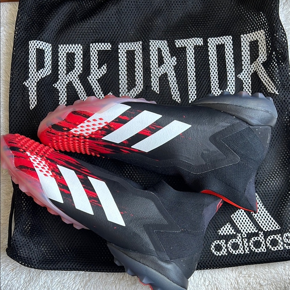 NWOT ADIDAS PREDATOR MUTATOR 20+ TF Size 8.5